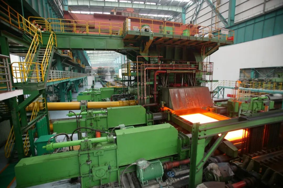 河鋼舞鋼公司研發(fā)的新產(chǎn)品抗HIC腐蝕、大厚度超低溫用鋼09MnNiDR（HIC）鋼板全部交付客戶，回廠復(fù)檢性能100%合格，獲得用戶高度評(píng)價(jià)