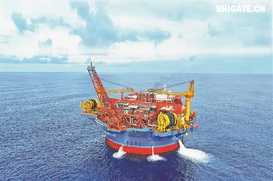 1月1日，國務院國資委新聞中心發(fā)布2024年度央企十大“超級工程”和央企十大“國之重器”，河鋼集團舞鋼公司參與研制的我國首個工業(yè)用途核能供汽項目“和氣一號”和中俄東線天然氣管道工程、中國南極秦嶺站，我國自主設計建造的首艘大洋鉆探船“夢想”號、亞洲首艘圓筒型海上油氣加工廠“?？惶枴薄⑽覈灾餮兄频母笾睆蕉軜嫏C“江海號”分別入選。  2024年以來，舞鋼公司深入落實“1127”工作規(guī)劃，堅持“以客戶需求為導向”，大力推進技術營銷，奮力拓展市場；強化科技創(chuàng)新驅動，以填補國內市場空白為目標，研發(fā)更多具有舞鋼特色的新產品，助力國家“超級工程”建設和“大國重器”制造。