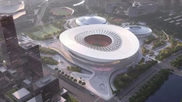 日前，浙江省“千項(xiàng)萬(wàn)億”重大項(xiàng)目——杭州國(guó)際體育中心項(xiàng)目又有了新的進(jìn)展，整個(gè)足球場(chǎng)的輪廓已經(jīng)初見(jiàn)雛形，游泳館及體育館建設(shè)已完成總工程量的11%以上。據(jù)悉，該項(xiàng)目關(guān)鍵部位建設(shè)所需的特殊鋼板，均由河鋼集團(tuán)舞鋼公司獨(dú)家供應(yīng)。舞鋼鋼板的卓越性能以及舞鋼公司在高端鋼材制造領(lǐng)域的領(lǐng)先地位和技術(shù)實(shí)力再次得到彰顯。          舞鋼公司深入貫徹集團(tuán)要求，以客戶(hù)需求為導(dǎo)向，與客戶(hù)簽訂專(zhuān)用技術(shù)協(xié)議，不斷優(yōu)化營(yíng)銷(xiāo)方案，多次就項(xiàng)目關(guān)鍵部位用鋼與相關(guān)項(xiàng)目負(fù)責(zé)人進(jìn)行深度交流，為用戶(hù)提供“一攬子”解決方案，設(shè)計(jì)研發(fā)高端耐候鋼板，滿(mǎn)足項(xiàng)目建設(shè)所需，同時(shí)也加快了舞鋼公司由生產(chǎn)型向“制造+服務(wù)”型企業(yè)轉(zhuǎn)變的步伐。為確保該合同順利交付，舞鋼公司產(chǎn)線(xiàn)各單位全線(xiàn)聯(lián)動(dòng)，強(qiáng)化過(guò)程控制，先后攻克多個(gè)技術(shù)難題，確保了產(chǎn)品各項(xiàng)指標(biāo)全部滿(mǎn)足客戶(hù)要求。          作為杭州城市新中心的地標(biāo)性建筑，國(guó)際體育中心項(xiàng)目是杭州城市重要新中心核心區(qū)中軸線(xiàn)上的一顆“耀眼明珠”。該項(xiàng)目總投資逾95億元，總用地面積約26.1萬(wàn)平方米，規(guī)劃建設(shè)“一場(chǎng)兩館”，包括一個(gè)6萬(wàn)座席的專(zhuān)業(yè)足球場(chǎng)，一個(gè)18000座席的綜合體育館、游泳館以及相關(guān)配套設(shè)施。該項(xiàng)目以打造一個(gè)能與世界頂尖水平相媲美的杭州新地標(biāo)為目標(biāo)，在設(shè)計(jì)上充分融合了余杭的文化元素，使得這座面向世界的體育場(chǎng)館不僅具有極高的專(zhuān)業(yè)水準(zhǔn)，也有著深厚的文化底蘊(yùn)。建成后，這里將會(huì)打造成為功能最齊全的體育中心，也是具備全時(shí)活力的全民健身中心。